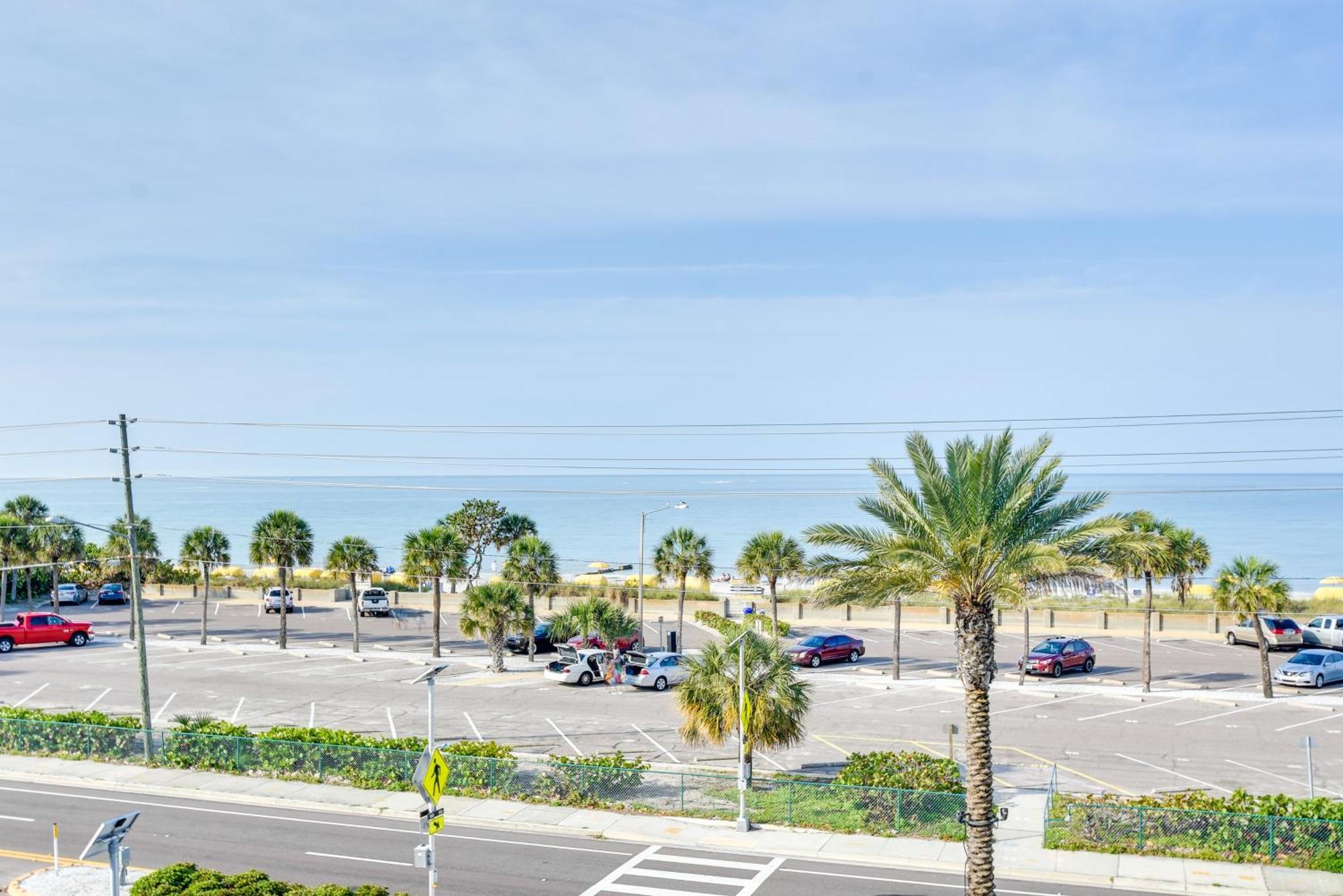 סיינט פיט ביץ' Coastal Condo With Balcony Walk To Madeira Beach! מראה חיצוני תמונה