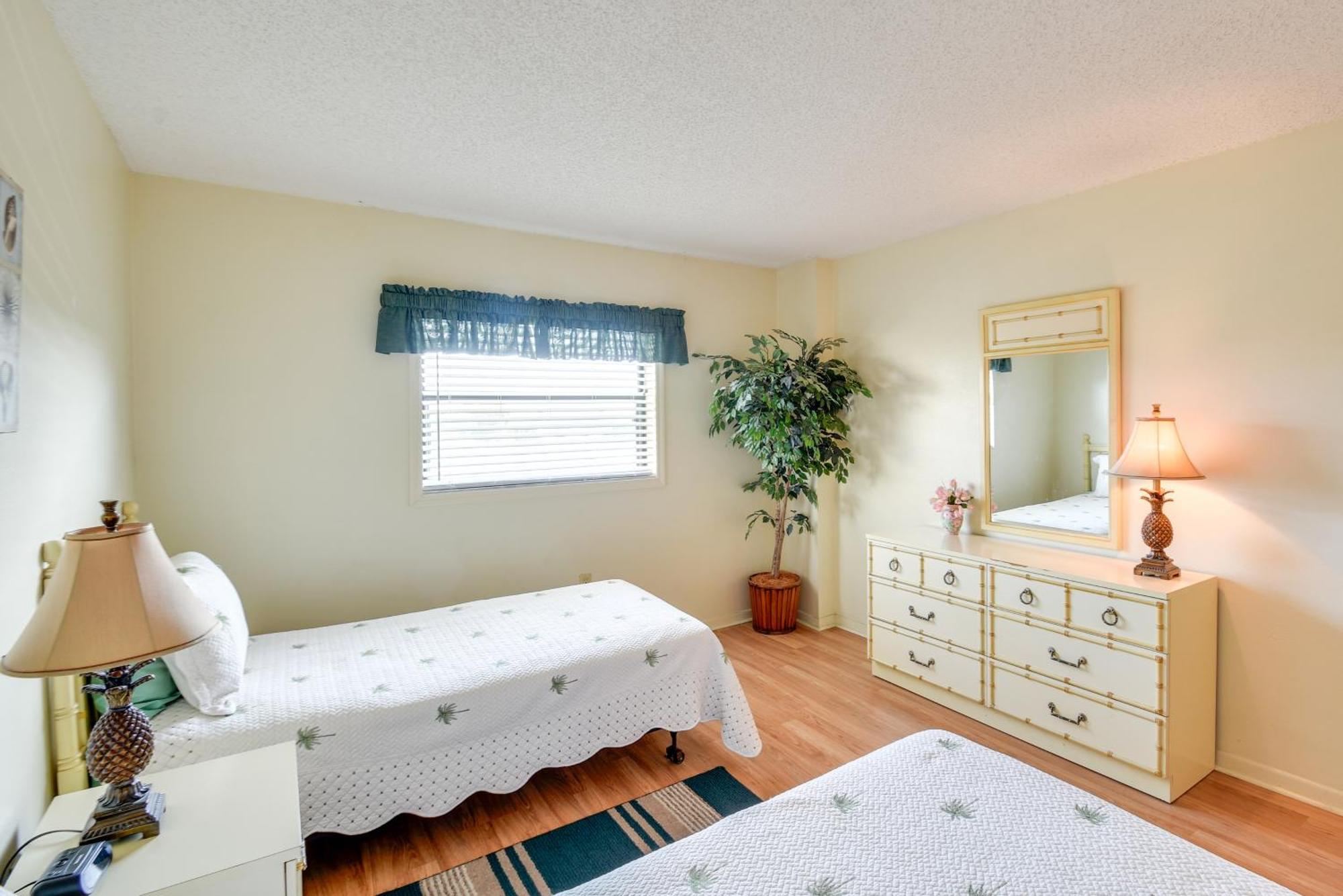 סיינט פיט ביץ' Coastal Condo With Balcony Walk To Madeira Beach! מראה חיצוני תמונה
