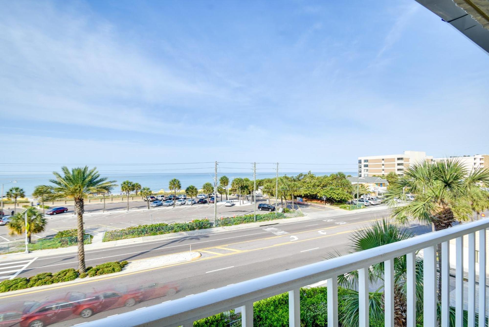 סיינט פיט ביץ' Coastal Condo With Balcony Walk To Madeira Beach! מראה חיצוני תמונה
